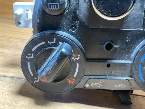 2015-2019 Nissan Versa Climate Control Temperature Unit OEM 27513 9KK1A - Image 7