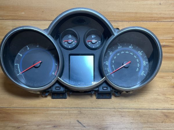 2015 Chevrolet Cruze Speedometer Instrument Cluster  OEM 105k Miles 769317-430a