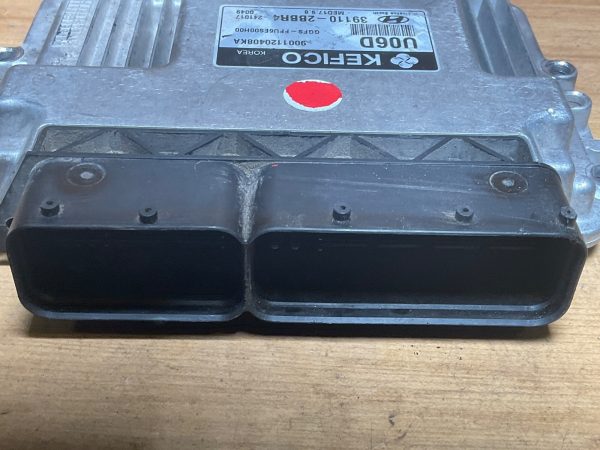2015 Hyundai Veloster  Engine Computer Module ECU ECM 39110-2BBR4 - Image 5