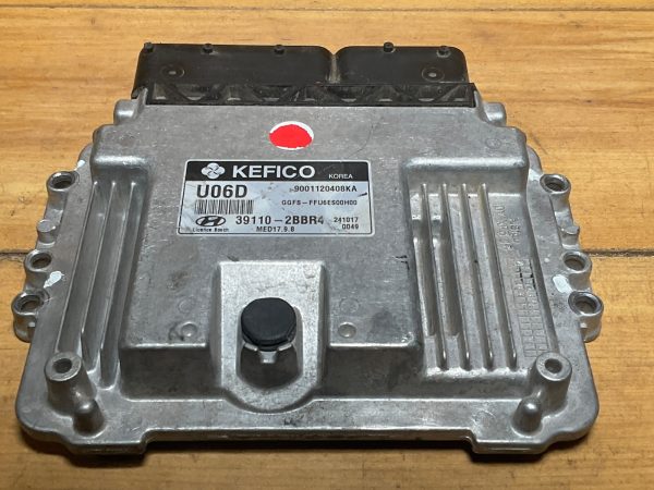 2015 Hyundai Veloster  Engine Computer Module ECU ECM 39110-2BBR4