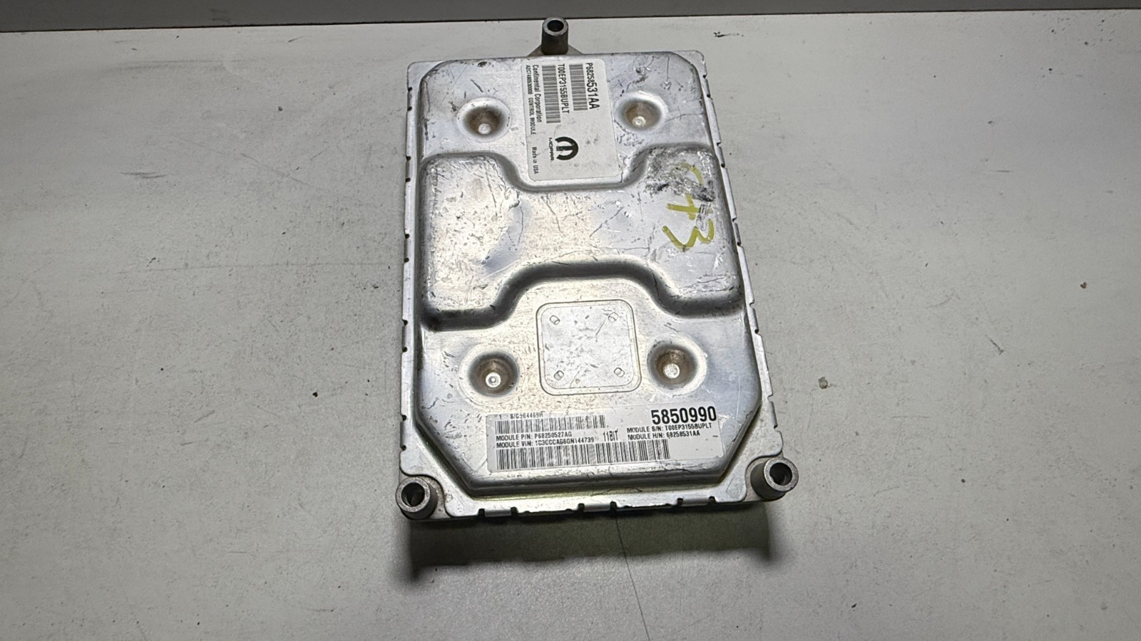 2016-2017 Chrysler 200 Engine Control Module ECM 68250527AG OEM - Image 5