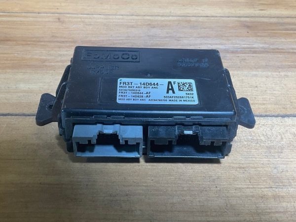 2016 FORD MUSTANG Lighting Control Computer Module FR3T-14D644-AF