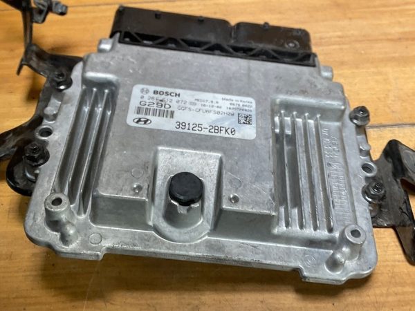 2016 Hyundai Veloster Engine Computer Module ECM ECU 39125-2BFK0