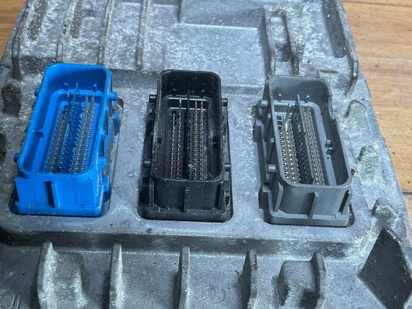 2017-20 Chevrolet Colorado Engine Computer Module ECU ECM 12697606 - Image 4