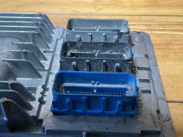 2017-20 Chevrolet  Malibu Engine Computer Module ECM ECU OEM 12669908 - Image 3