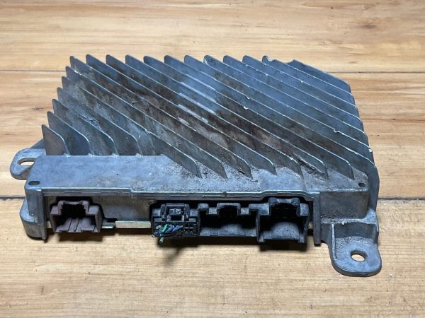 2017-2108 CADILLAC ESCALLADE BOSE PREMIUM AUDIO SYSTEM AMPLIFIER 84111299