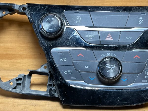 2017 Chrysler Pacifica Climate Control Module OEM 68238881ae - Image 3