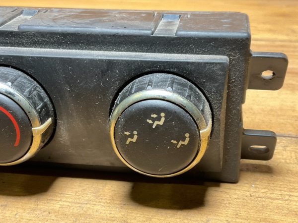 2018-2020 Dodge Caravan Rear Climate Control Module OEM 55111312AC - Image 4
