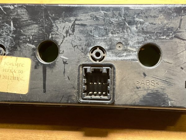 2018-2020 Dodge Caravan Rear Climate Control Module OEM 55111312AC - Image 6