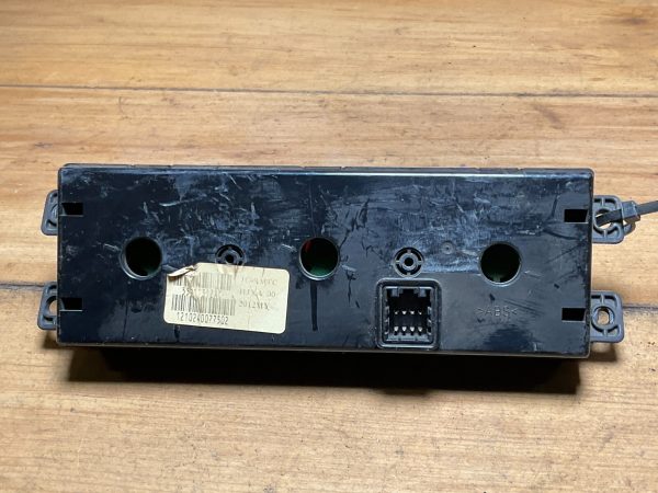 2018-2020 Dodge Caravan Rear Climate Control Module OEM 55111312AC - Image 7