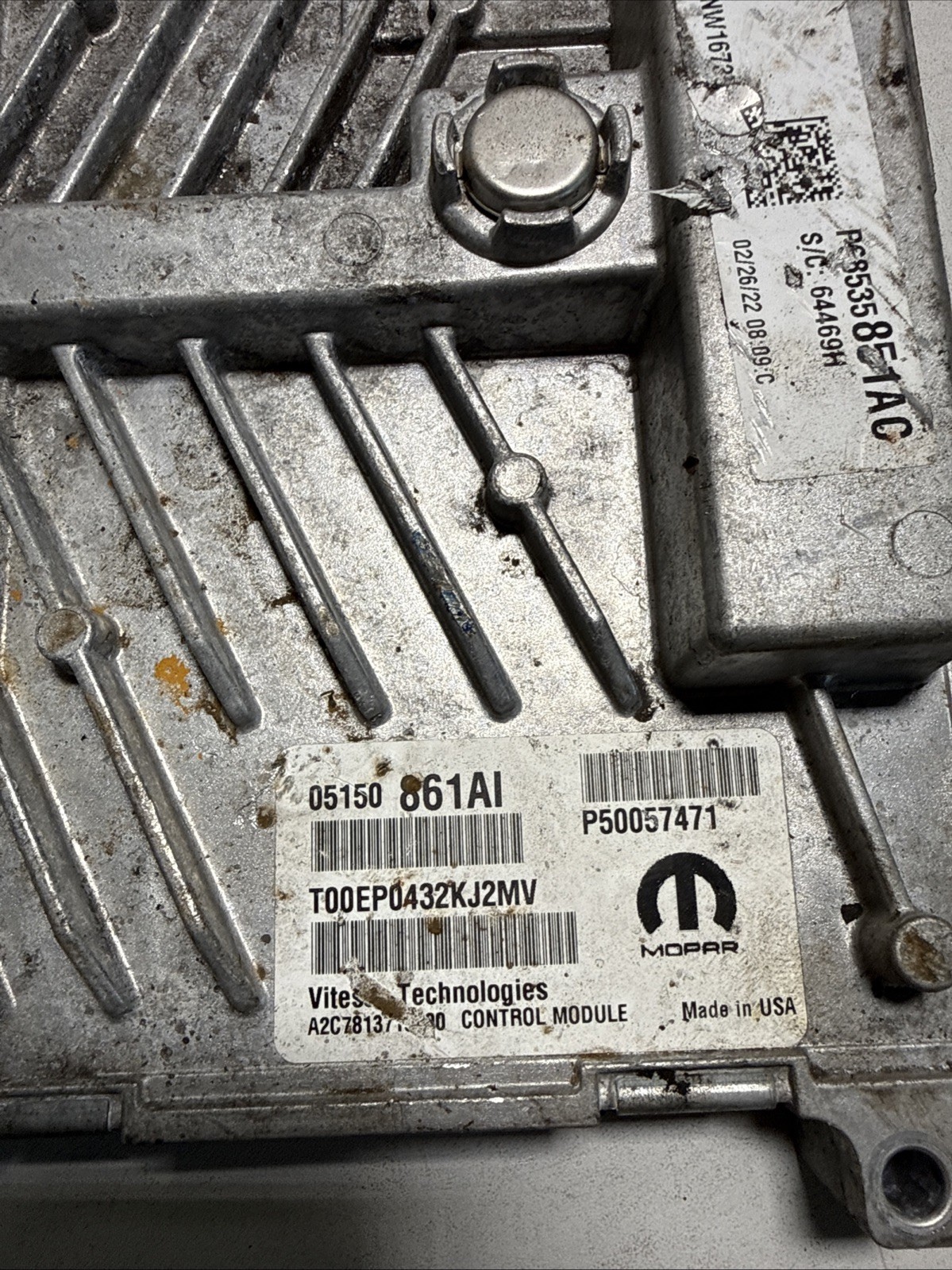 2018-2023 Jeep Wrangler Cherokee Engine Control Module ECU 05150861AI OEM PLUGS - Image 4