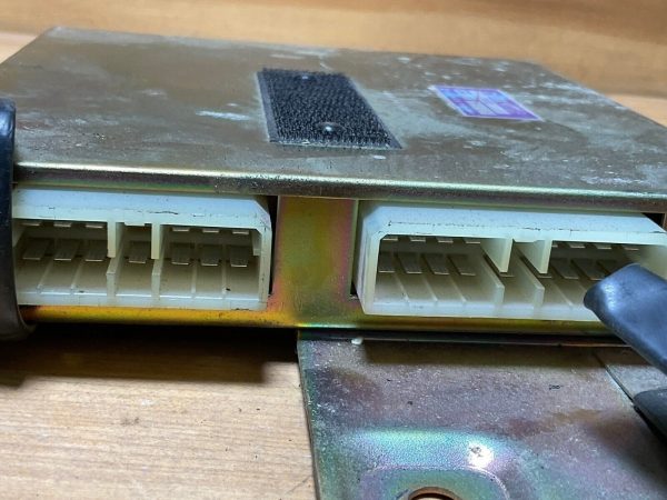 83-85 Mazda 626 Engine Control Unit ECU ECM FBM-27 Module - Image 4