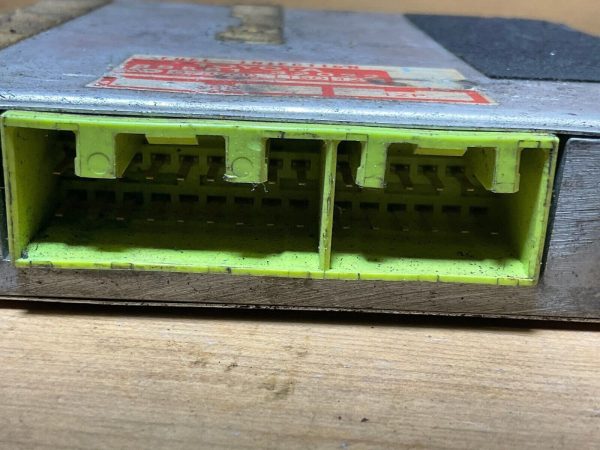 84-85 TOYOTA CAMRY AT ECU ECM ENGINE COMPUTER 89561-32022 - Image 4