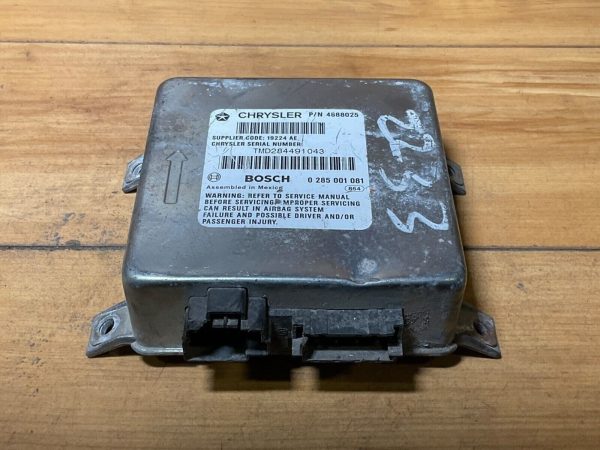 94-95 Chrysler Town Country OEM ECM AB Behind Center Console P/N: 4688025