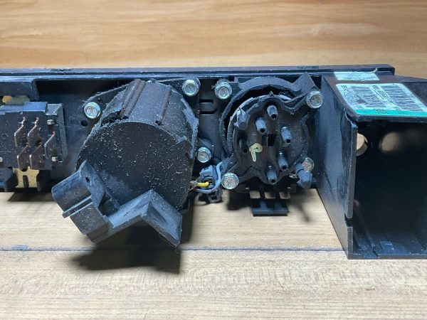 95-97 Pontiac Sunfire Temperature AC Climate 16208482 Control - Image 4