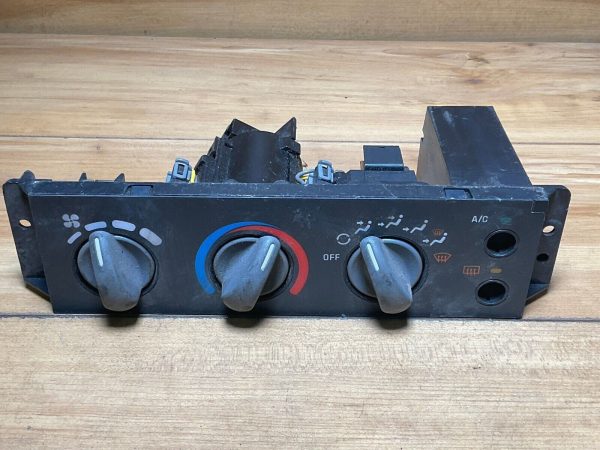 95-97 Pontiac Sunfire Temperature AC Climate 16208482 Control