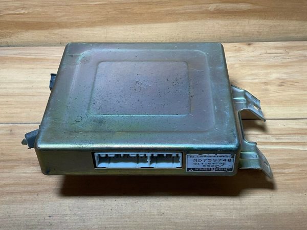96-97 Mitsubishi Galant Transmission Computer Unit TCU MD759740