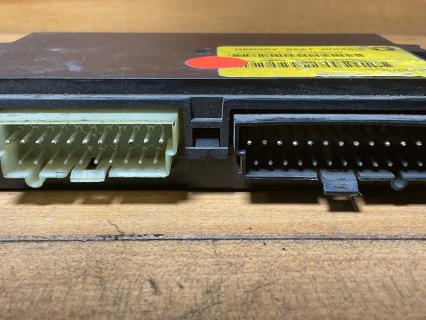 CHRYSLER-Seat Memory Control Unit ECU   P04686249 30270698NS 39754C - Image 4