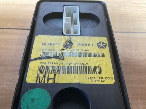 Chrysler / Jeep Grand Cherokee 99-04 Memory Seat Module ECU P56050151AA - Image 3