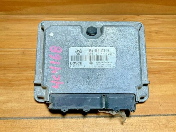 ECM ECU Engine Control Unit 2000 2001 Volkswagen Jetta 2.0 P/N: 06A 906 018 ES