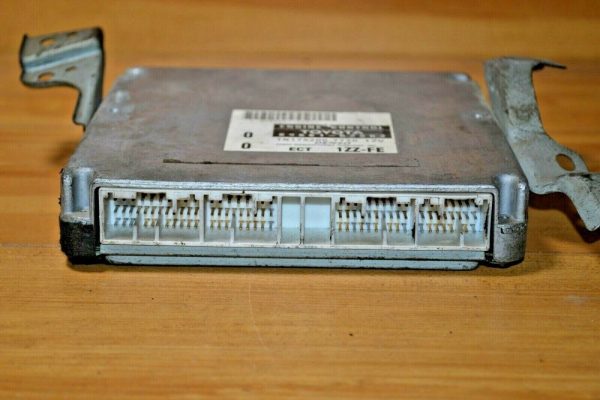 Engine Computer ECU ECM PCM Module 02 2002 Geo Prizm 4 Speed P/N: 89661-02802 - Image 4
