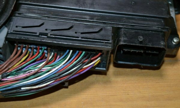 Engine Control Module PCM 06 Toyota Estima 2AZ-FE ECM P/N: 89661-28B40 - Image 3