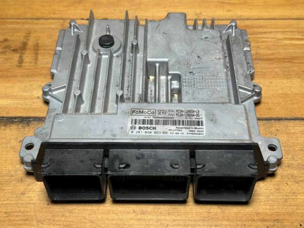 FORD ECM ECU PC3A-12A650-LB Bosch 0281 040 063
