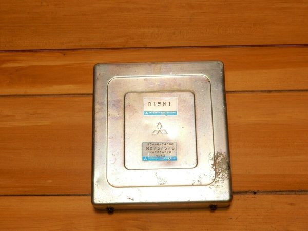 HYUNDAI EXCEL OEM TRANSMISSION CONTROL MODULE P/N: MD737576