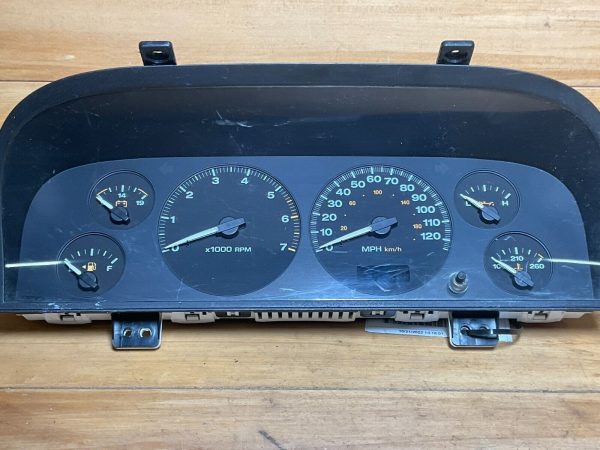 Jeep Laredeo Speedometer Instrument Cluster 58994e