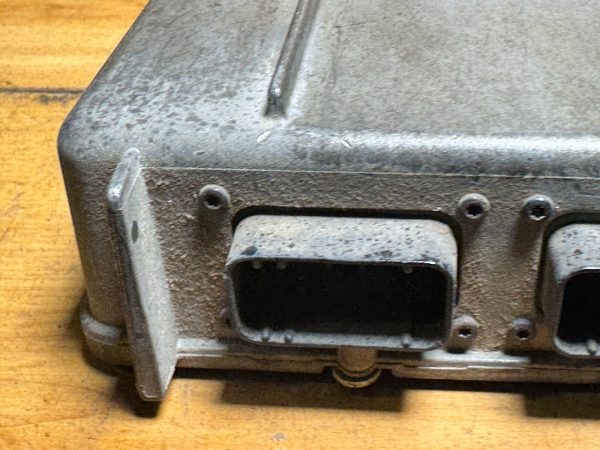 Mack Semi V-MAC II ECM Good Takeoff 12MS54M5 OEM - Image 3