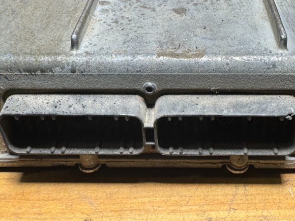 Mack Semi V-MAC II ECM Good Takeoff 12MS54M5 OEM - Image 4