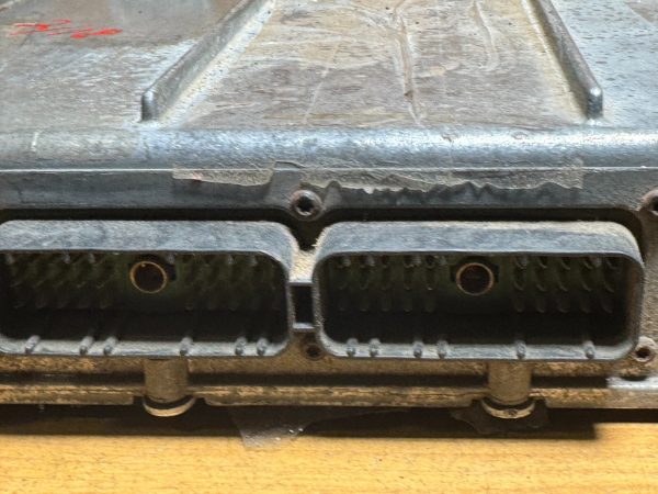 Mack Semi V-MAC II ECM Good Takeoff 12MS54M7 OEM - Image 6