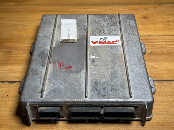 Mack Semi V-MAC II ECM Good Takeoff 12MS54M7 OEM