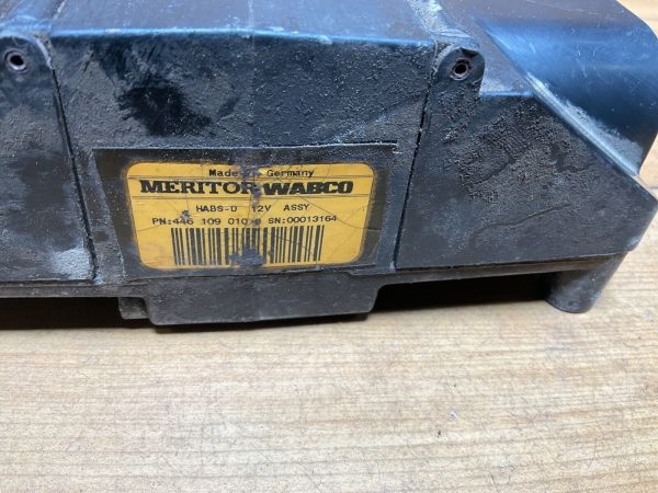 Meritor Wabco 12 V ABS Brake Module 466 109 010 0 - Image 3