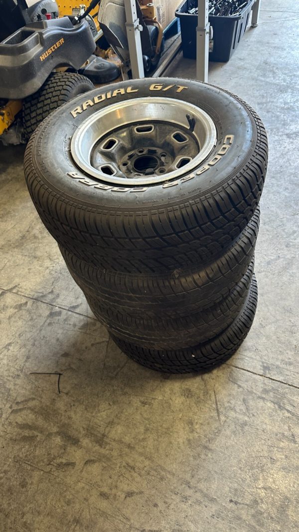 Tire Cooper Cobra Radial G/T 225/70R14 98T (RWL) AS All Season A/S with wheels - Image 4