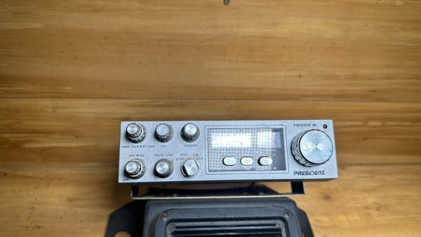 Vintage President Teddy R 40 channel AM mobile CB radio Retro 1977-78 w/ Antenna - Image 5