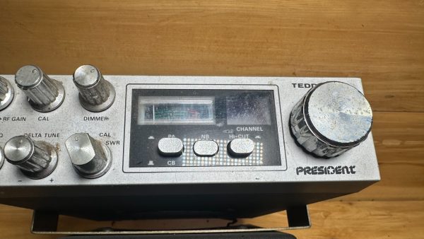 Vintage President Teddy R 40 channel AM mobile CB radio Retro 1977-78 w/ Antenna - Image 7